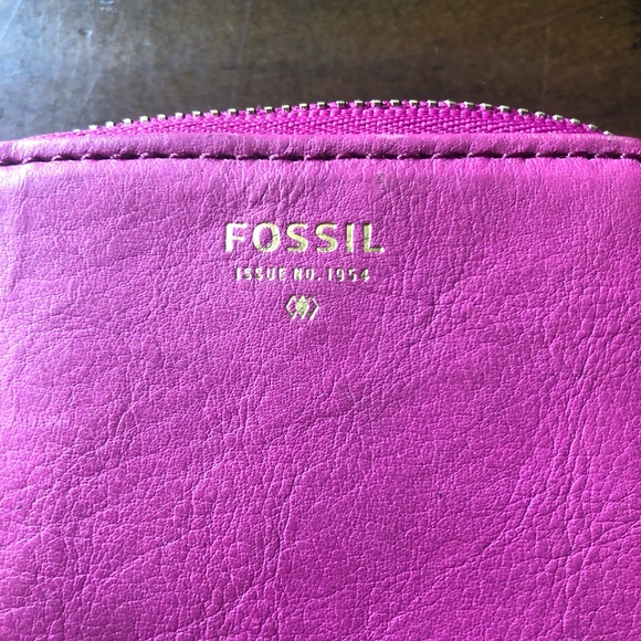 • FOSSIL • - Picture 3 of 4